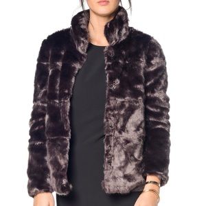 NWT VERO MODA Short Faux Fur Jacket